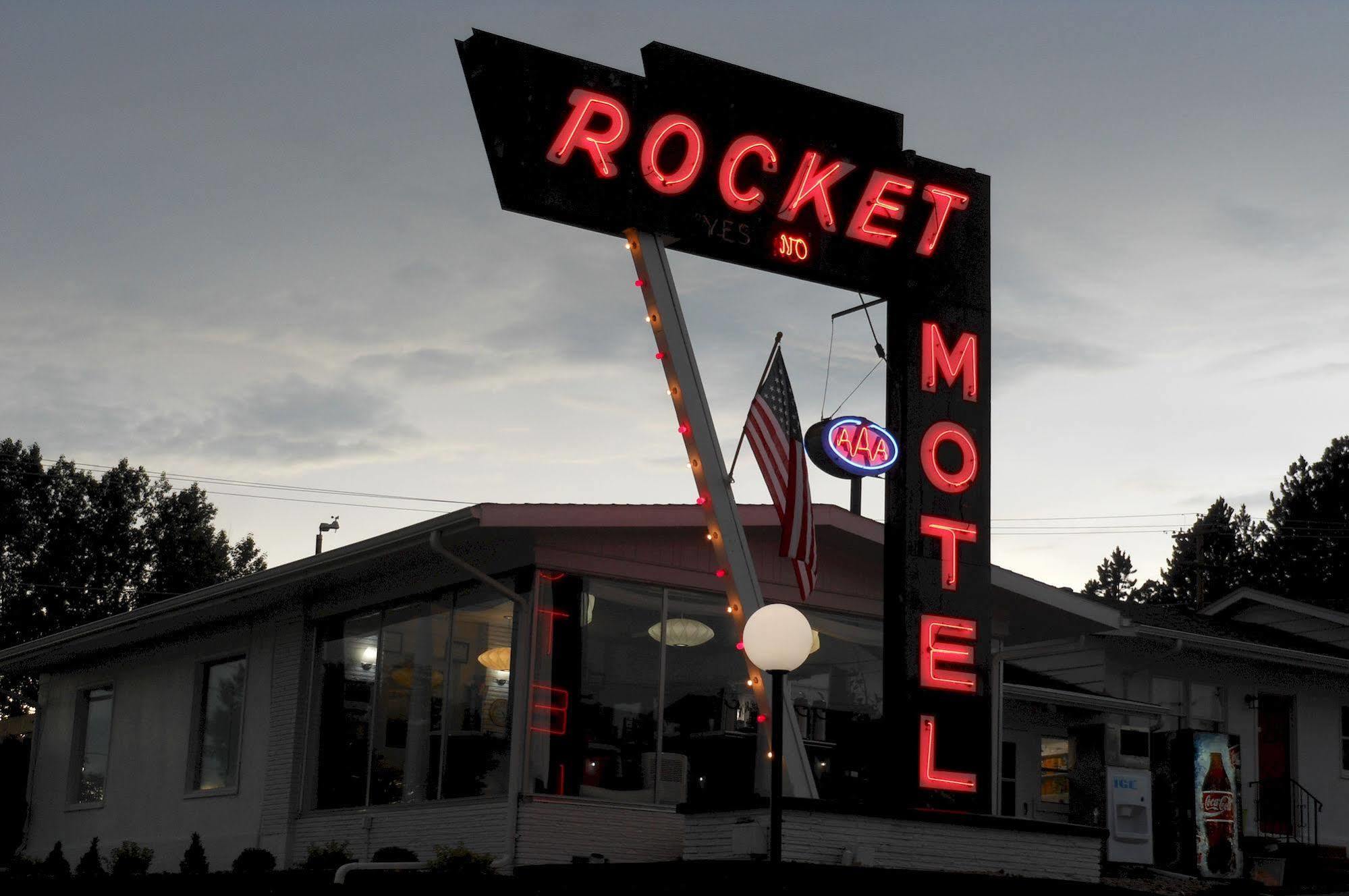 Rocket Motel Custer Esterno foto